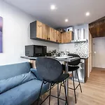 Appartement 2 Chambres Avec Balcon Et Parking